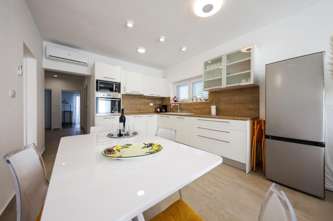 Apartment Puntamika Villa De Rosa - Ground Floor ซาดาร์ ภายนอก รูปภาพ