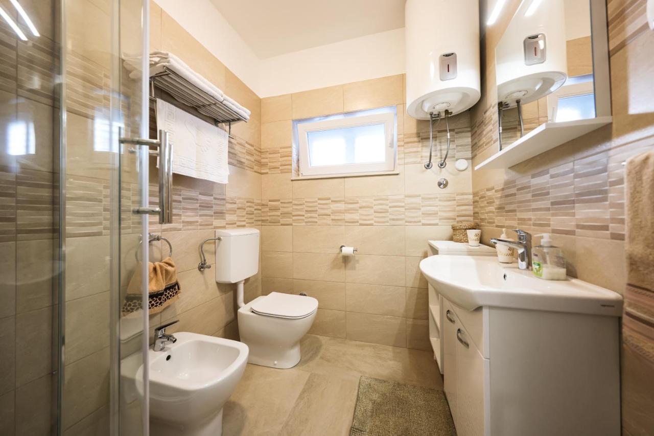 Apartment Puntamika Villa De Rosa - Ground Floor ซาดาร์ ภายนอก รูปภาพ