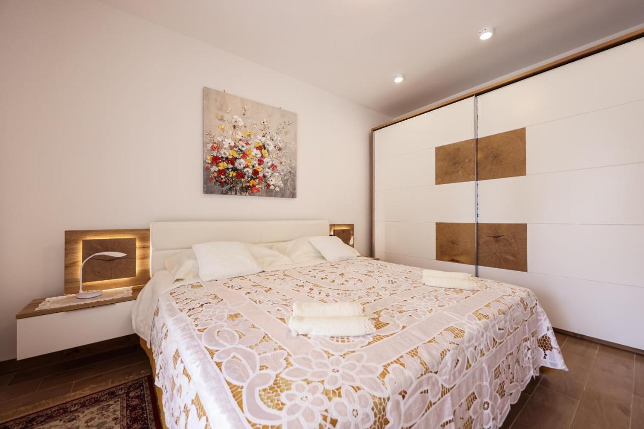 Apartment Puntamika Villa De Rosa - Ground Floor ซาดาร์ ภายนอก รูปภาพ